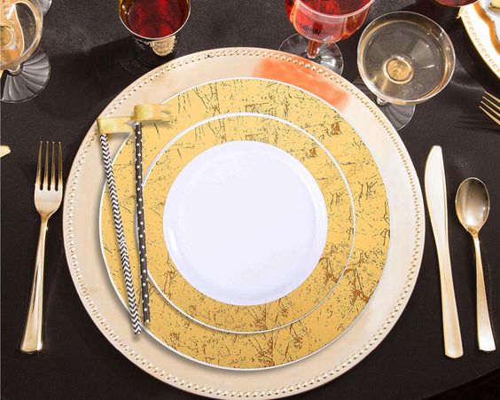 The Newest Trend in Disposable Dinnerware